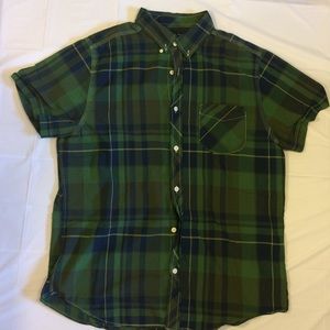 GAP Plaid Short Sleeve Button-Down Shirt